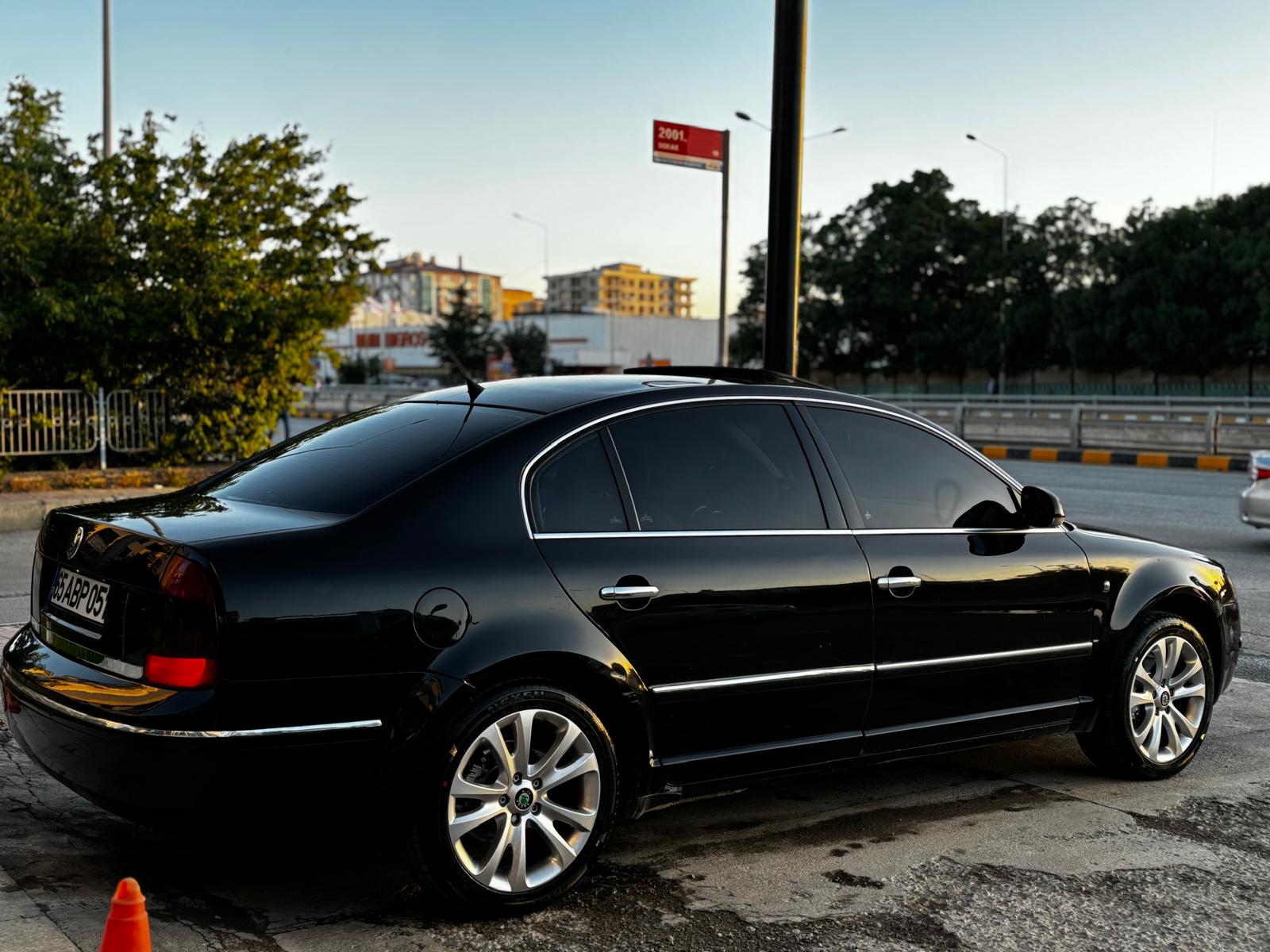 SKODA SUPERB
